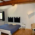 Les Barelles Bed & Breakfast Saint-Jean-de-Thurigneux