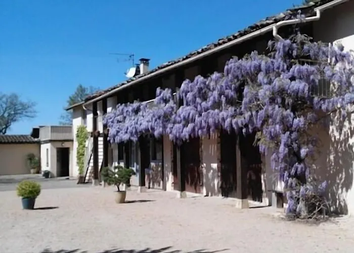 Les Barelles 3* Saint-Jean-de-Thurigneux
