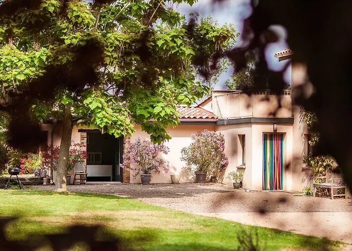 Les Barelles Bed and Breakfast Saint-Jean-de-Thurigneux